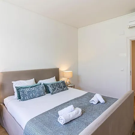 Cozy In Chiado, Historic Center Of Lisbon