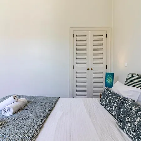 Center Apartment *